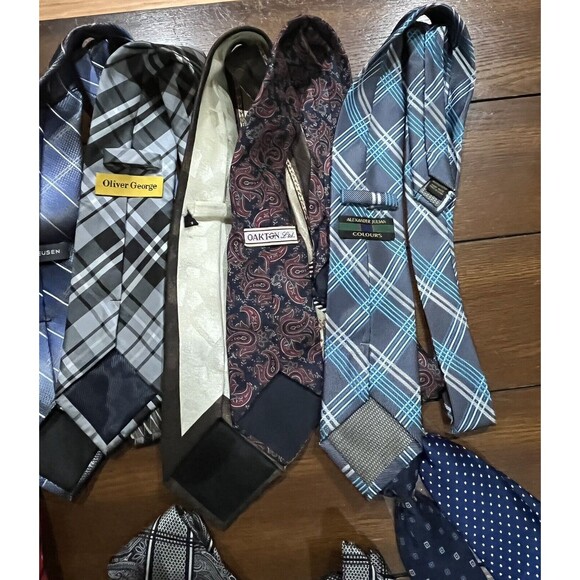 Lot of 16 Neck Ties Neck Tie Mixed Silk & Poly  3-Handkerchiefs Pocket Squares - Picture 9 of 12